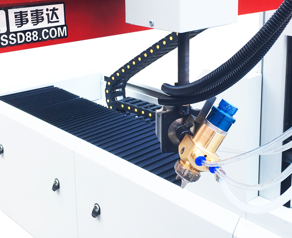 自動(dòng)噴漆機(jī)SSD-F1產(chǎn)品介紹1.jpg
